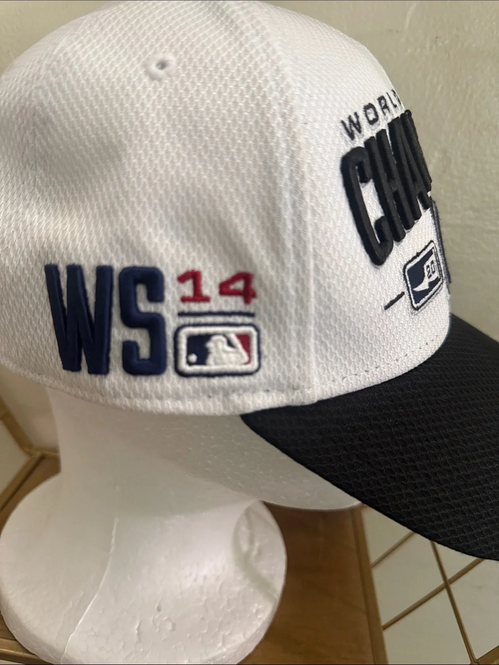 NEW ERA 2014 World Series Champions SF Giants Hat Women's White Mesh 9Forty Cap